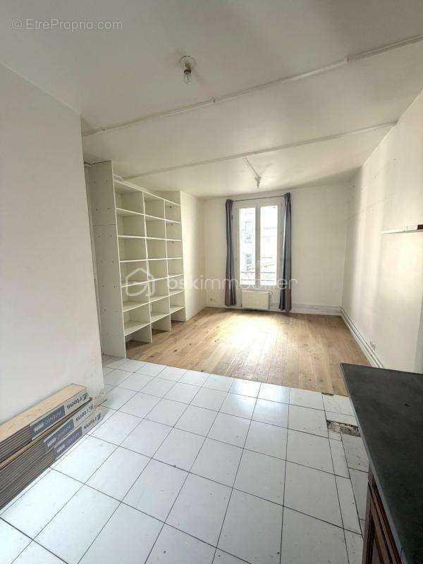 Appartement à LES LILAS