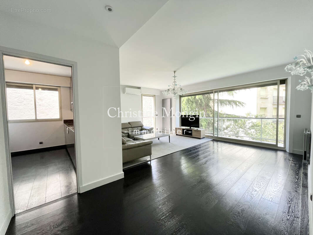 Appartement à NEUILLY-SUR-SEINE