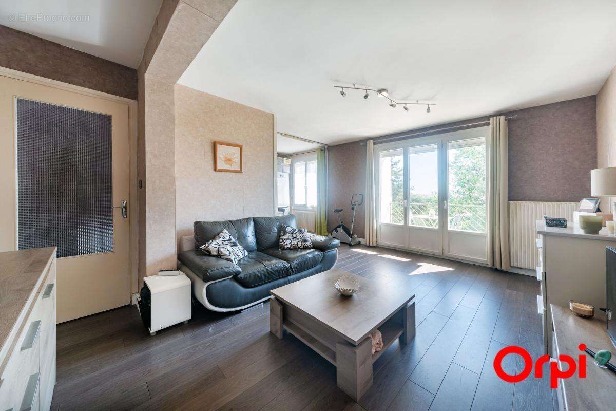 Appartement à CHARNAY-LES-MACON