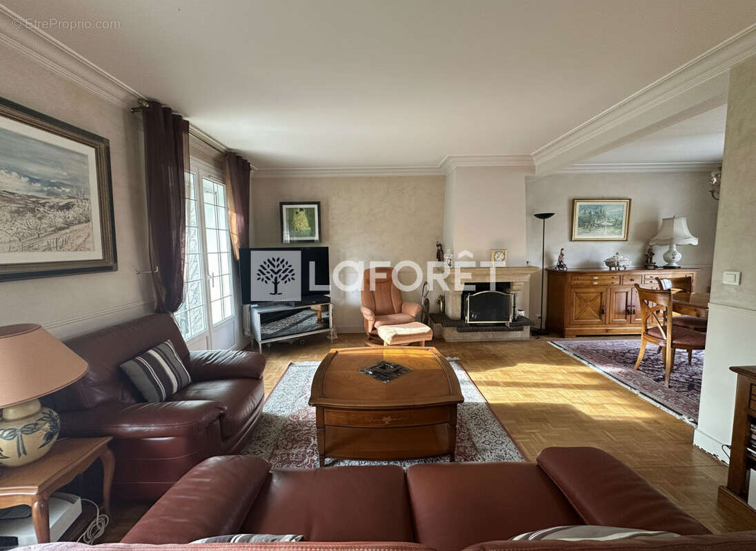 Maison à VIRY-CHATILLON