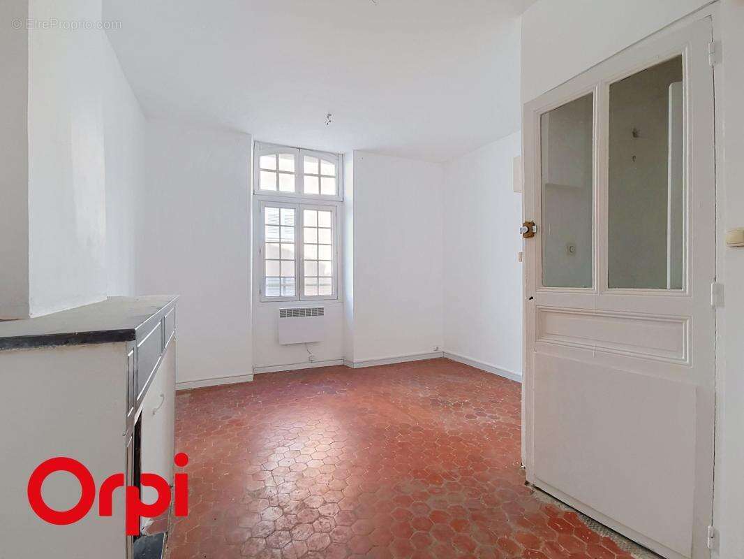 Appartement t3 rue d'alger a 50 metres du port - photo 9