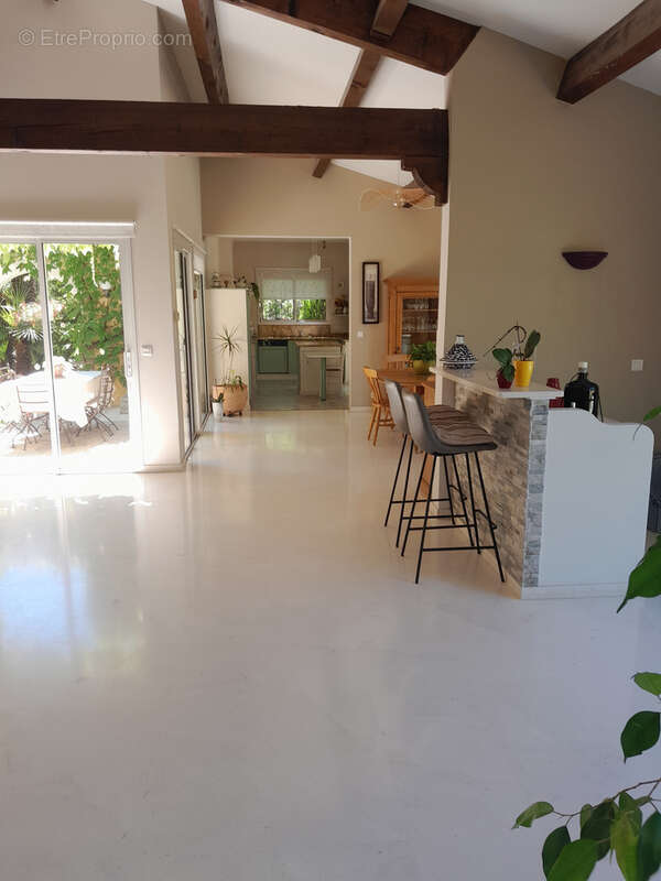 Villa t6 avec piscine et jardin - photo 17