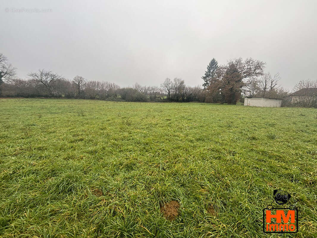 Terrain à ANGOISSE