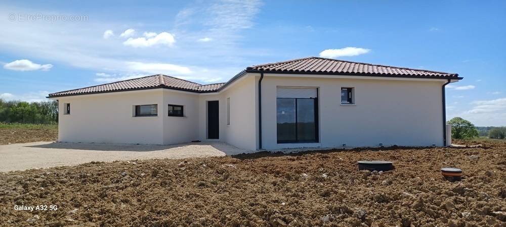 côté route - Maison à SAINT-CAPRAISE-D&#039;EYMET