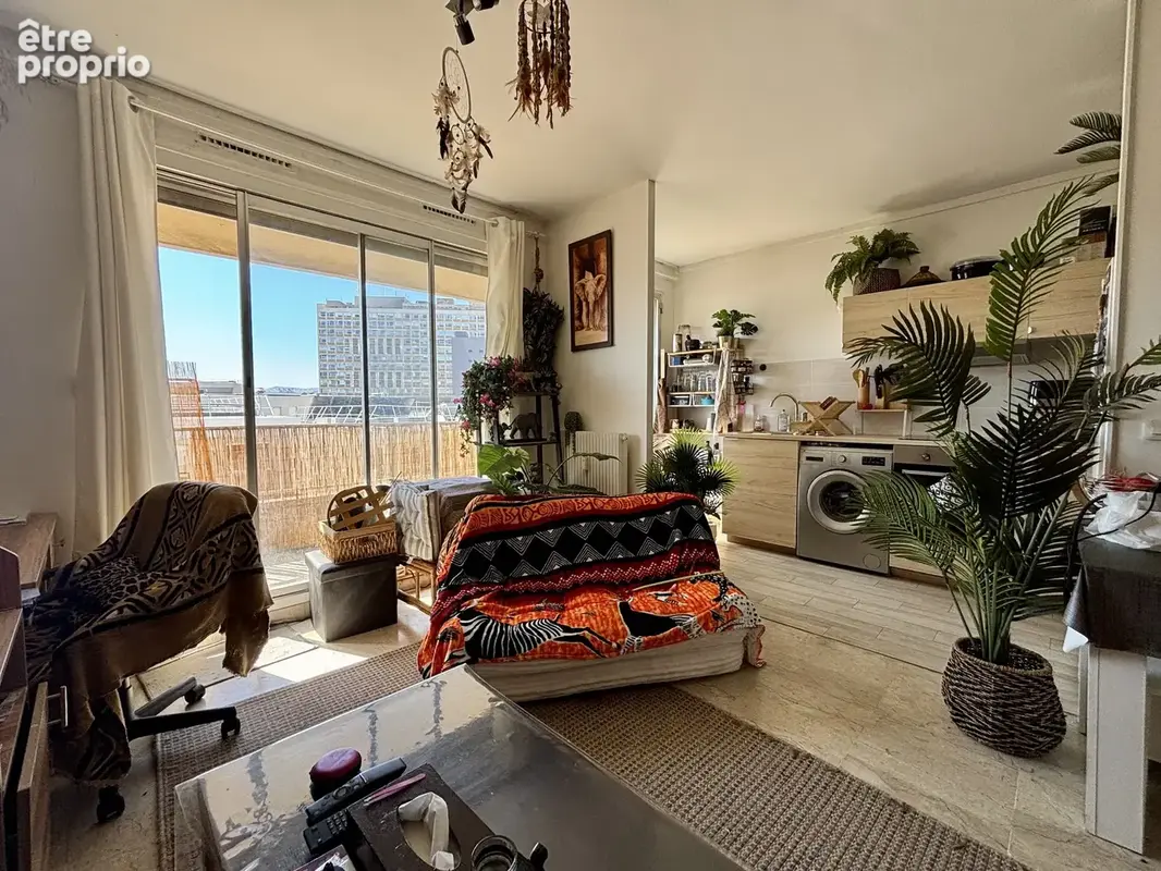 IDÉAL INVESTISSEUR - Appartement T1 avec balcon au dernier étage - Secteur Timone / Facultés (13005) - photo 2