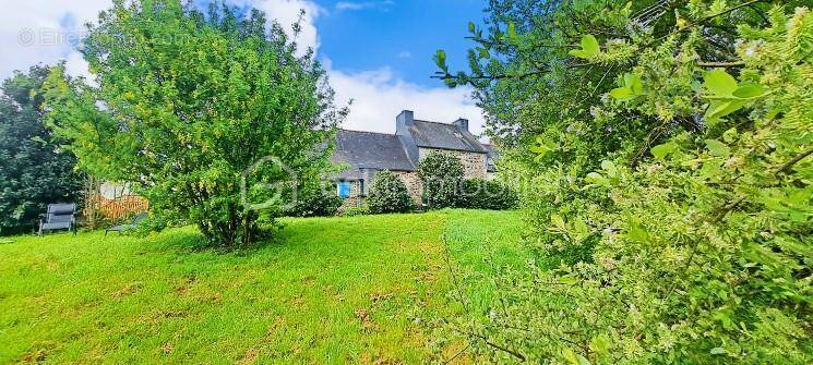 Maison à POULLAOUEN