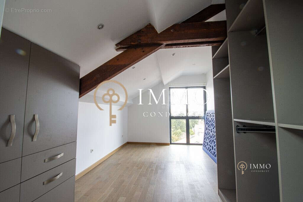 Appartement à BOURG-LA-REINE