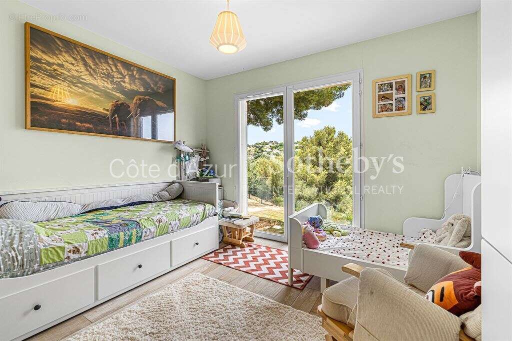 Duplex avec jardin, piscine et vue panoramique sur la mer sur les hauteurs de Nice - photo 14