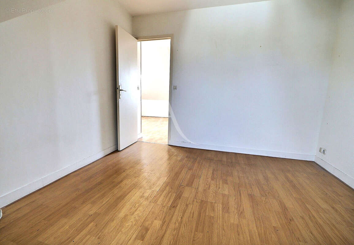 Appartement à AUBERVILLIERS