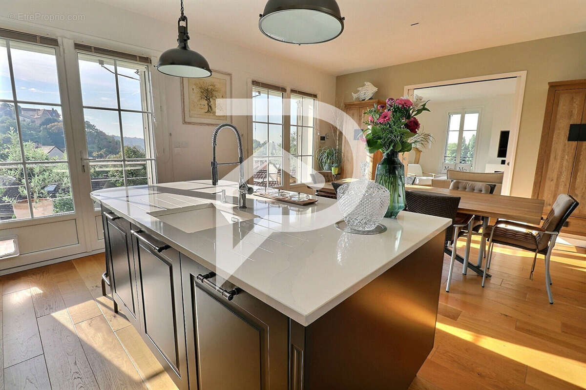 Maison à MAISONS-LAFFITTE