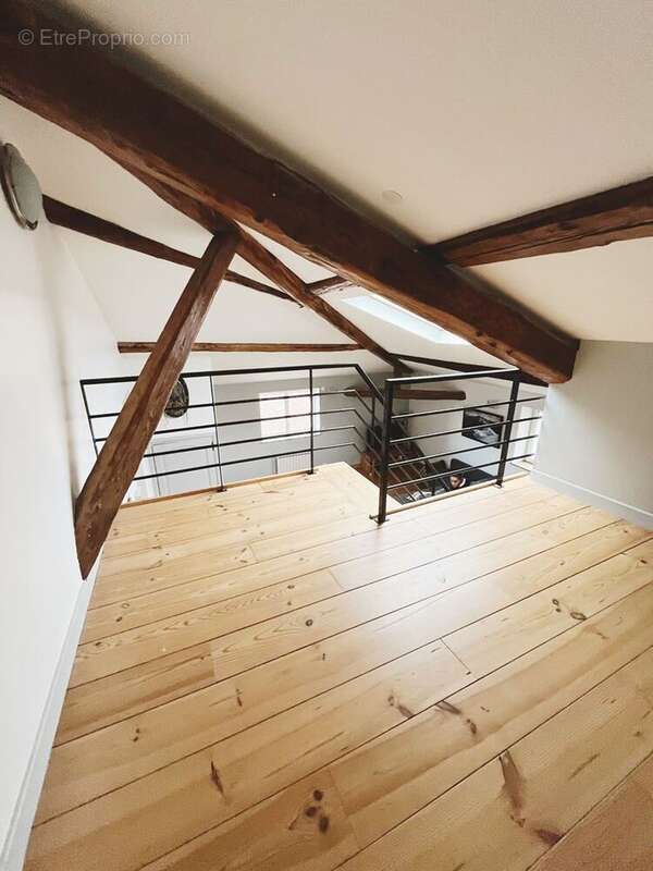 Appartement à FONTAINES-SAINT-MARTIN