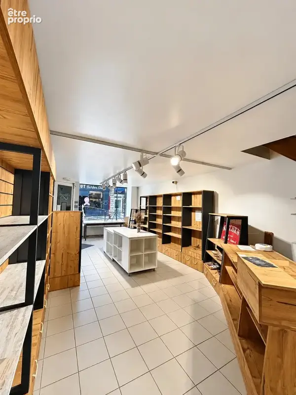 Immeuble : local commercial + t4 duplex - photo 3
