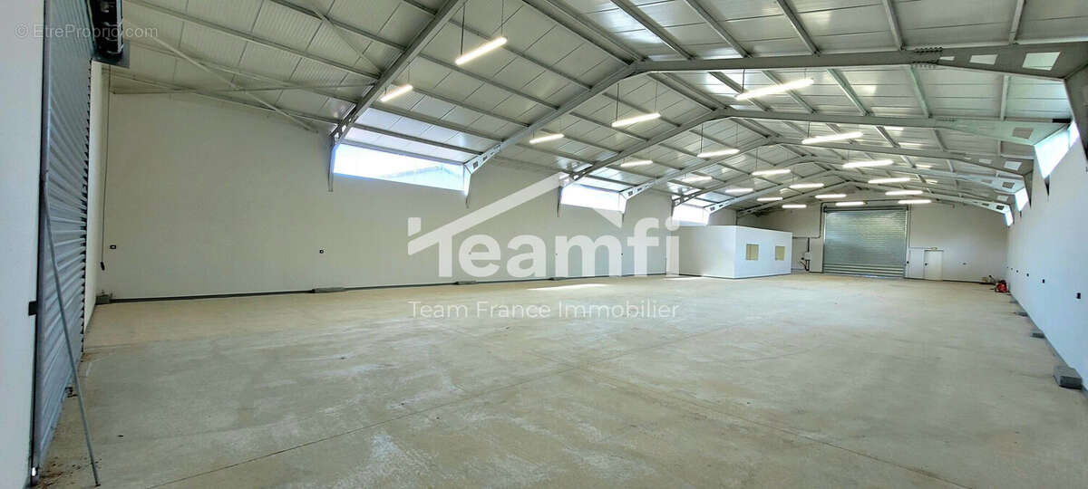 Commerce à SALINDRES