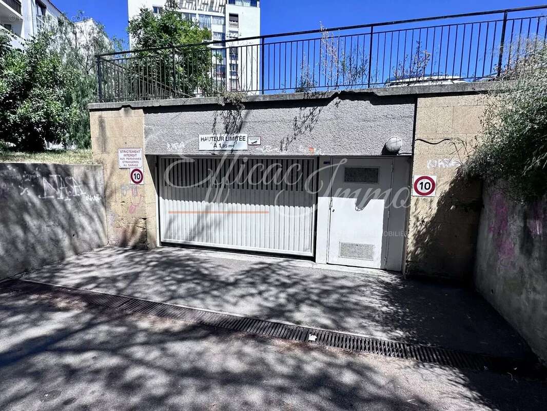 Garage en sous-sol - photo 8