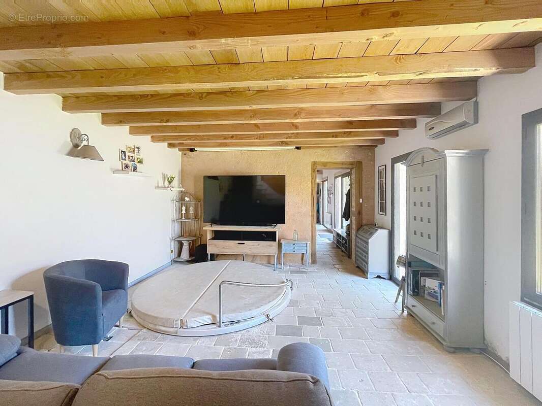 Maison 175 m² à Vibrac  - photo 3