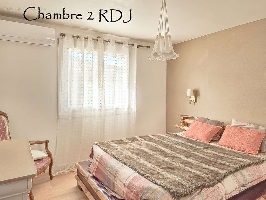 Maison plain-pied offrant environ 158 m2 habitables + garage et abri sur 1950 m2 - photo 11