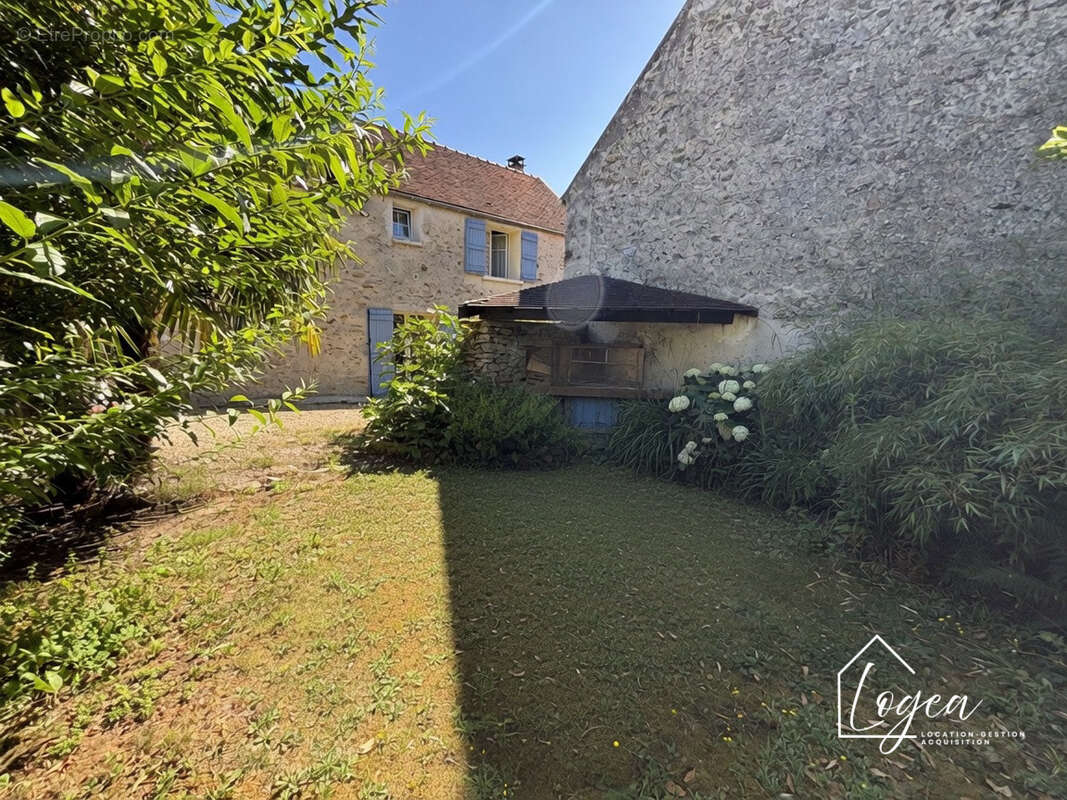 Maison à LA CELLE-SUR-MORIN