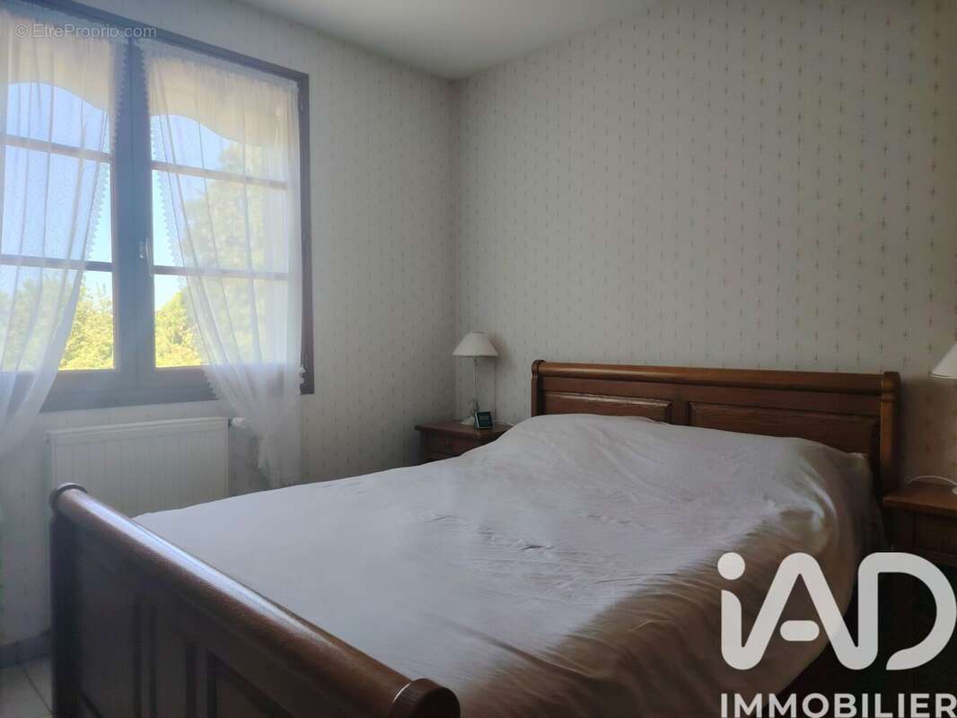 Maison 130 m² à Drevant  - photo 7