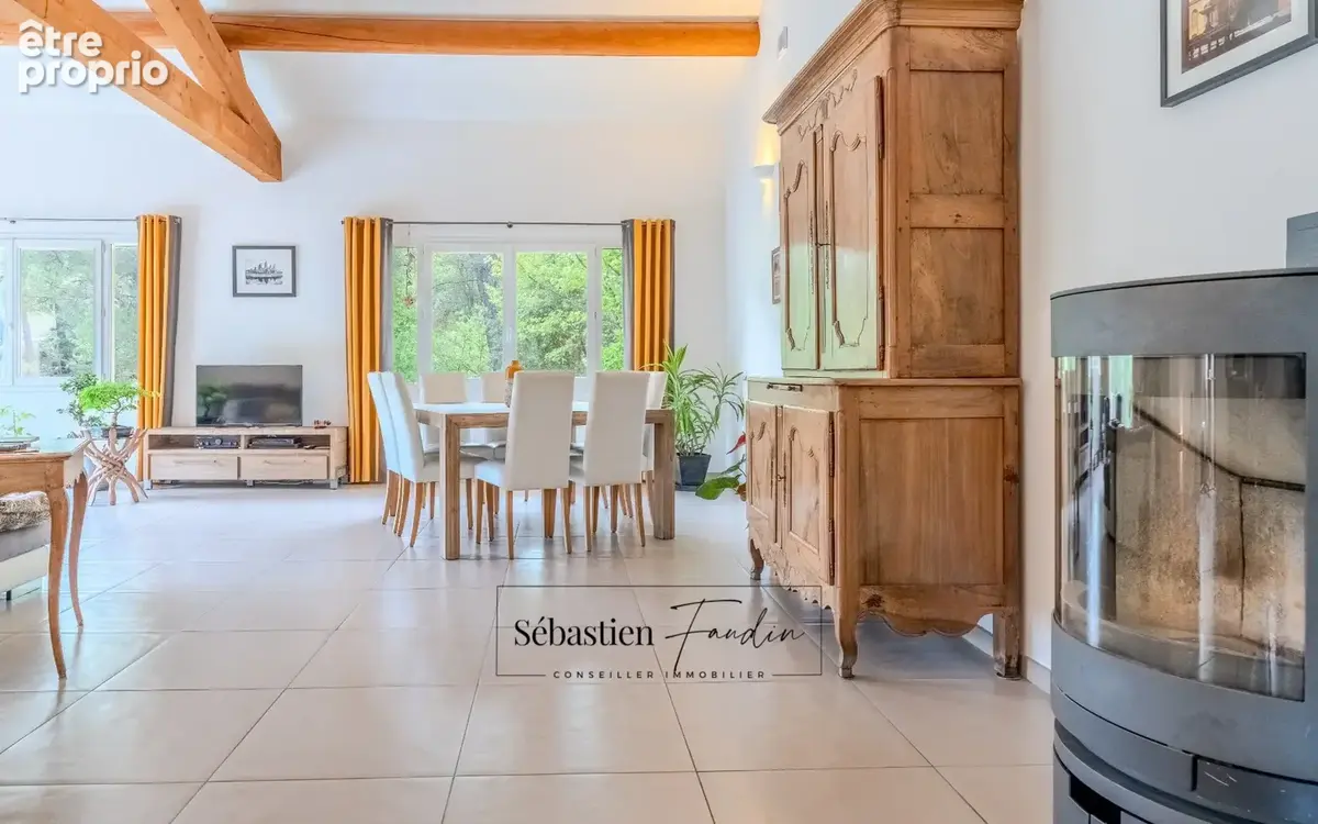 Domaine à vendre à Rousset à 15 minutes d'Aix-en-Provence - 8 000 m² - plusieurs logements - 262 m² habitables - calme absolu -  - photo 10