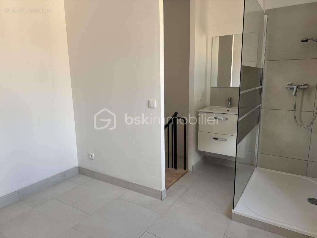 Appartement à BESSE-SUR-ISSOLE