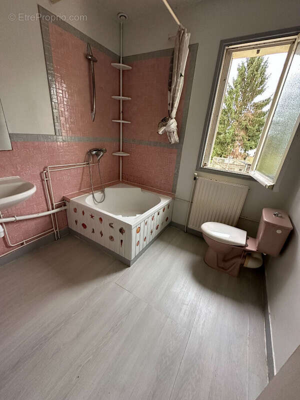 Maison à CONDE-SUR-HUISNE