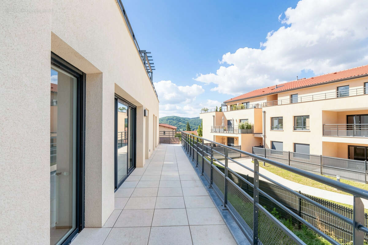 Appartement T4 - 101m2 - photo 2