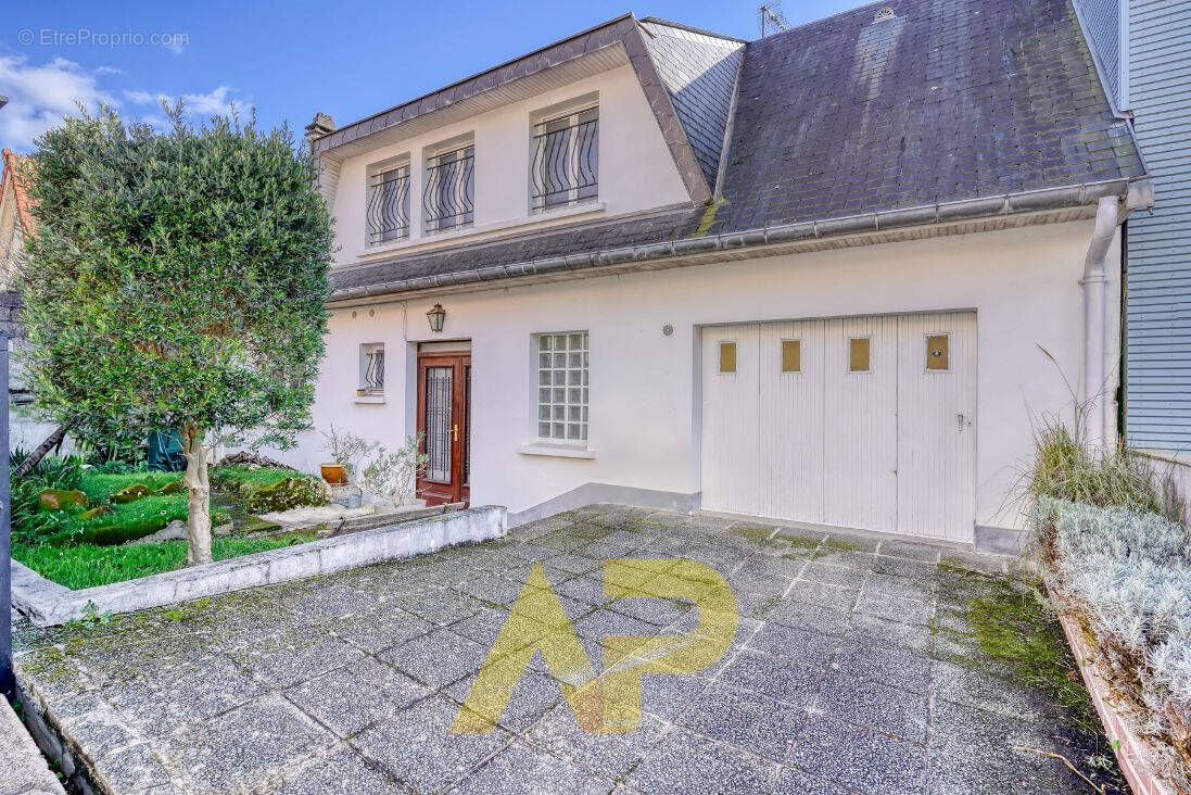 Maison à LE PLESSIS-ROBINSON