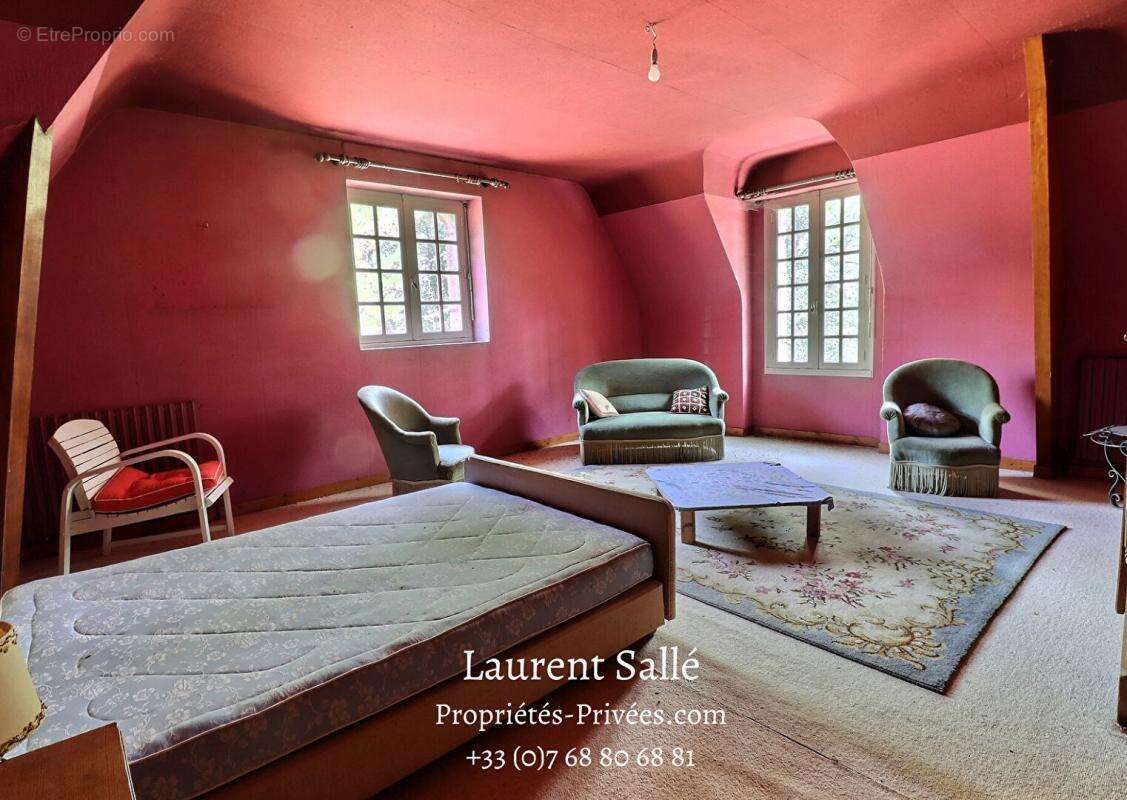 Maison de Maître de 250 m2, édifiée dans un parc boisée de plus de 4 hectares - photo 12