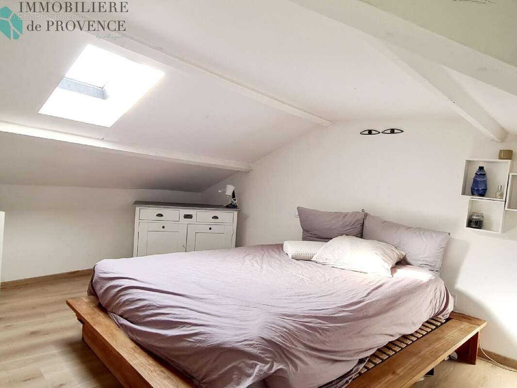 Appartement à VILLENEUVE-LES-AVIGNON