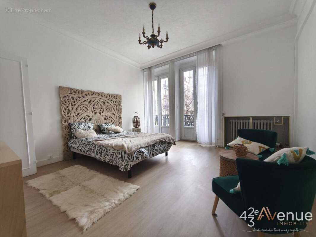 Appartement à SAINT-ETIENNE