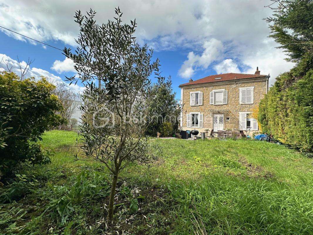 Maison à SAINT-OUEN-L'AUMONE