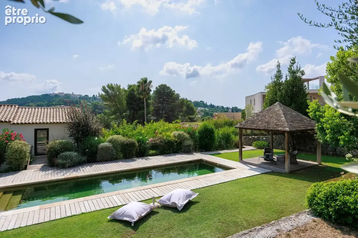 MOUGINS - Élegante bastide renovée de 1887  – Quartier résidentiel au calme à proximité des commerces - photo 14