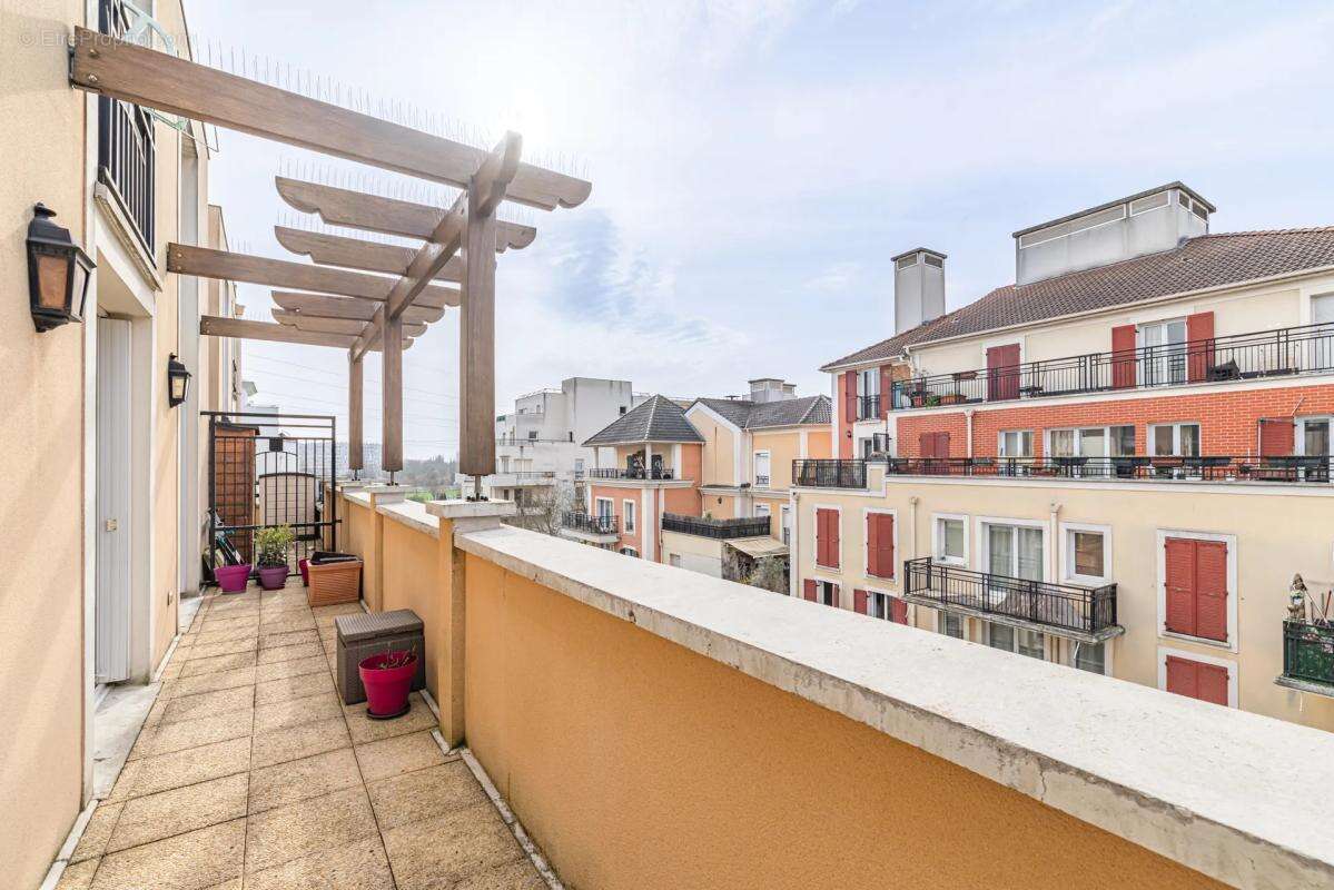 Appartement à VILLENEUVE-LA-GARENNE