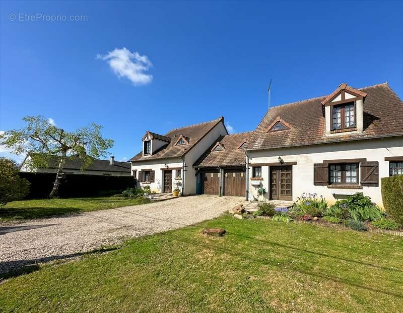Maison à VILLEMARECHAL