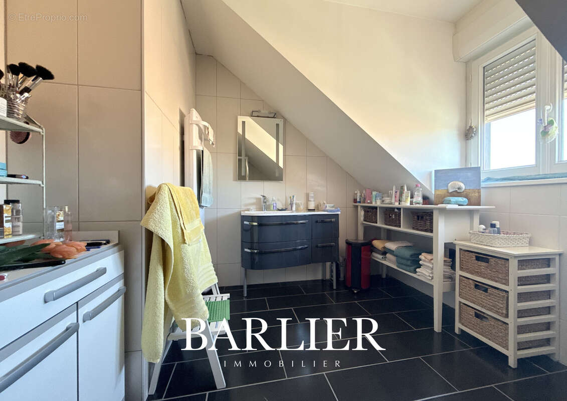 ENTZHEIM - Appartement 4 pièces 148m2 avec terrasse de 17m2 et 2 stationnements - photo 7