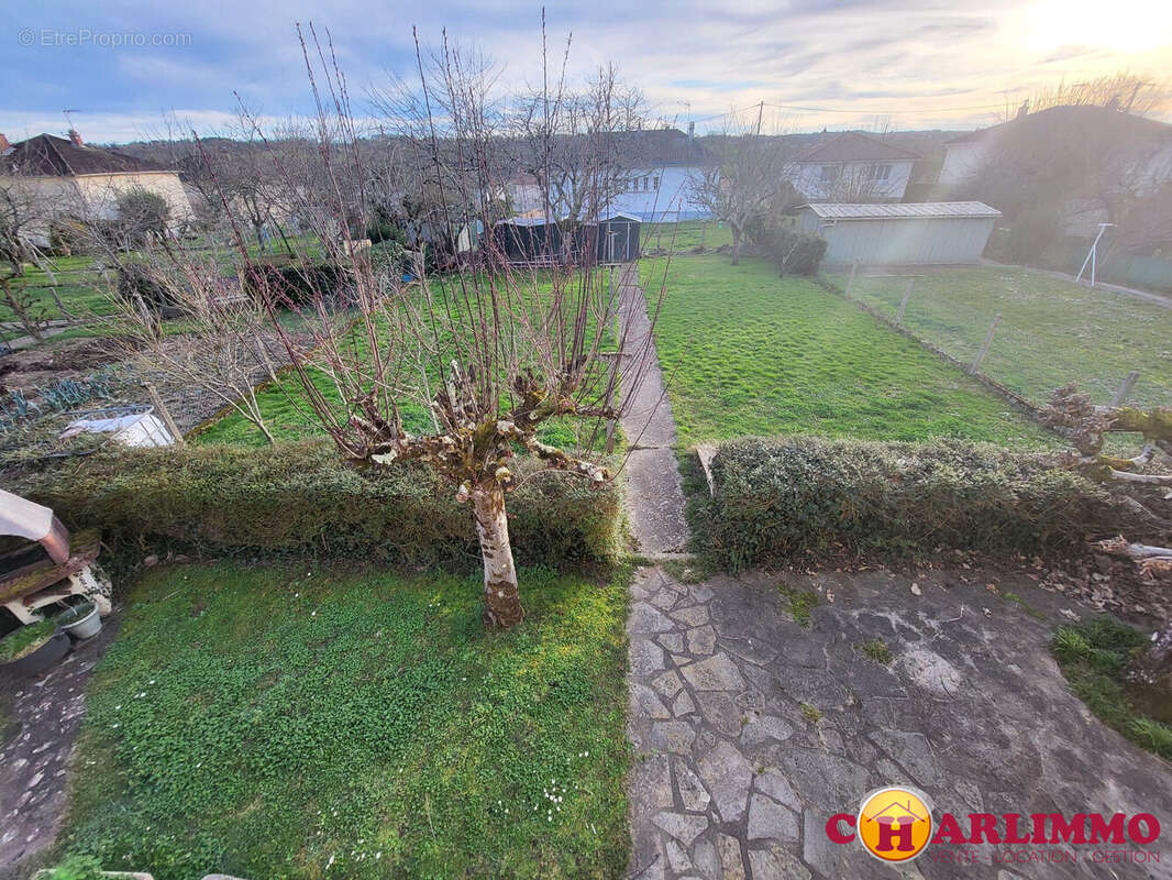 Maison à SAINT-JUNIEN