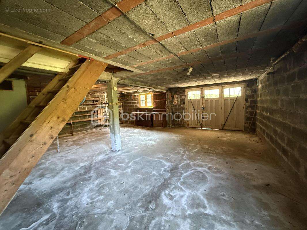 Maison lumineuse avec deux terrasses et parking à vendre ! - photo 16