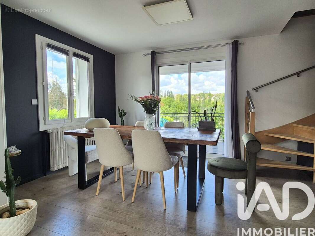 Photo 5 - Maison à SAINTRY-SUR-SEINE