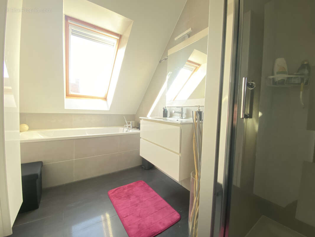 Maison à COURRIERES