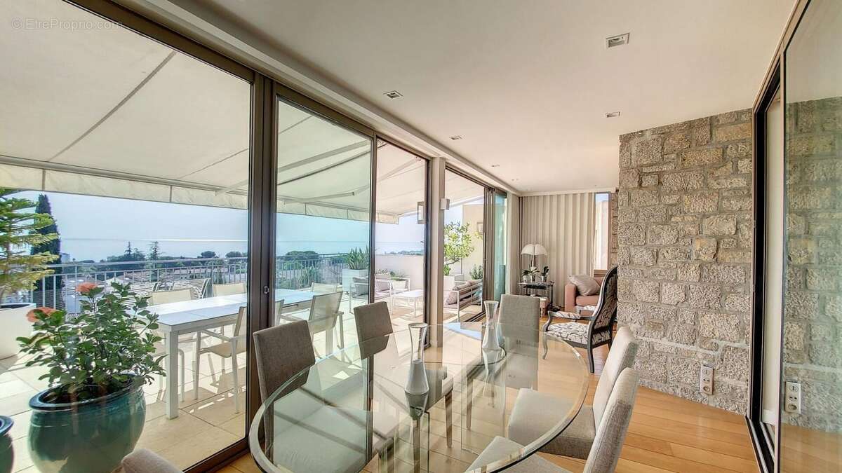 Appartement à VILLENEUVE-LOUBET