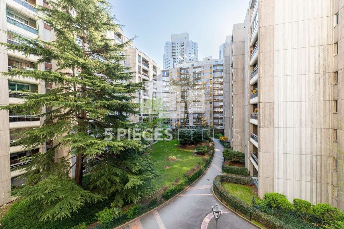 Appartement à PARIS-19E