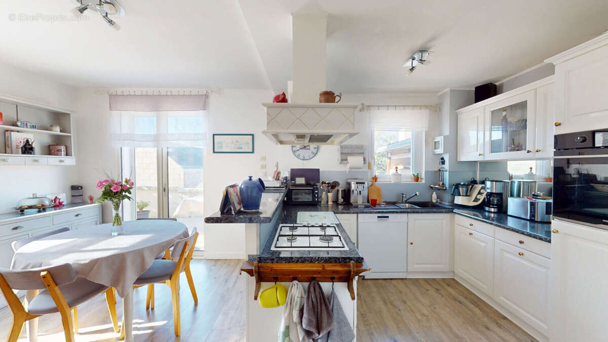 Maison à VILLEBERNIER