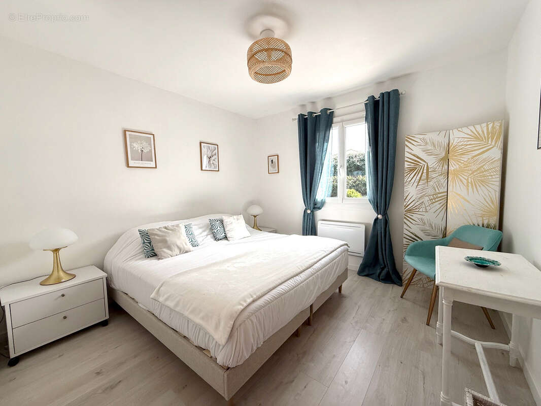 Maison à BAGNOLS-EN-FORET