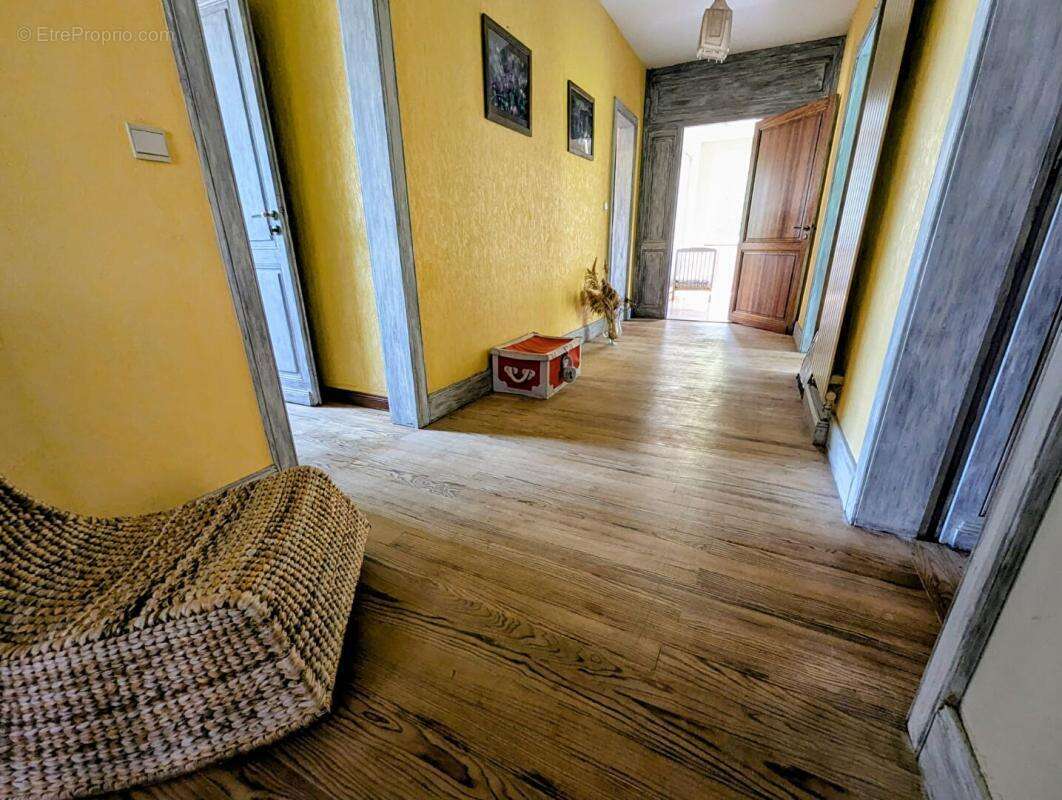 Maison Saugnac Et Muret 7 pièce(s) 222 m2 - photo 12
