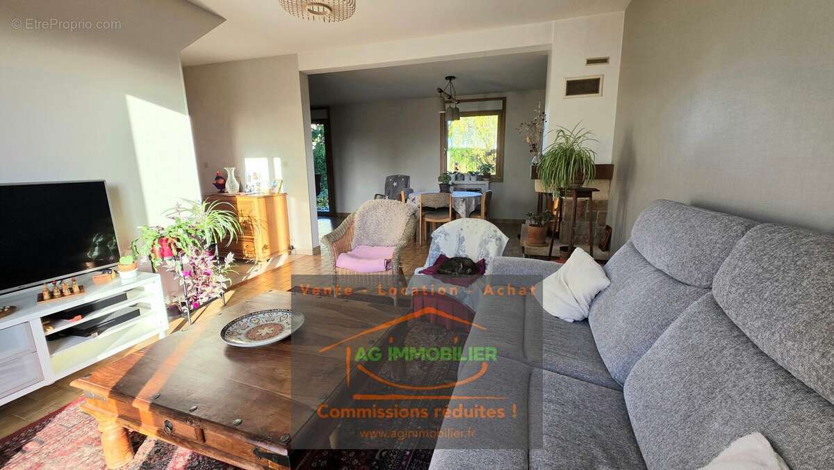 Maison à MONTGERMONT