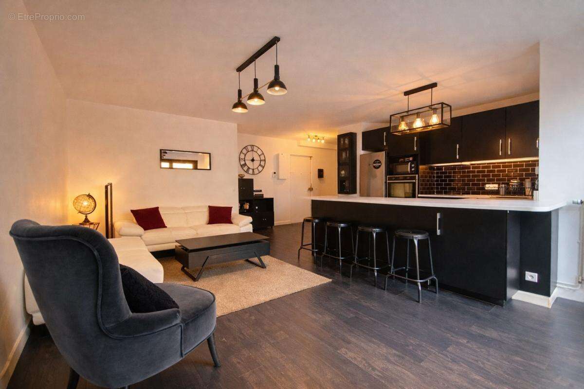 Appartement à LEVALLOIS-PERRET