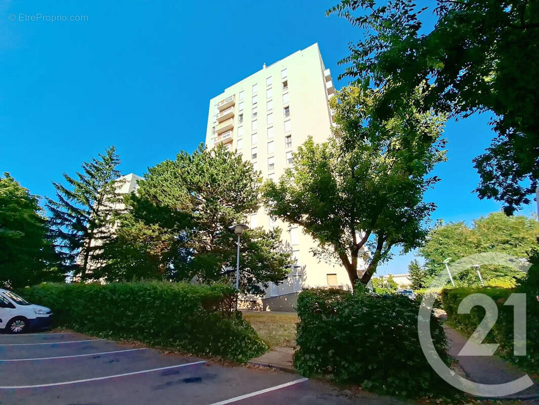 Appartement à SAINT-FONS