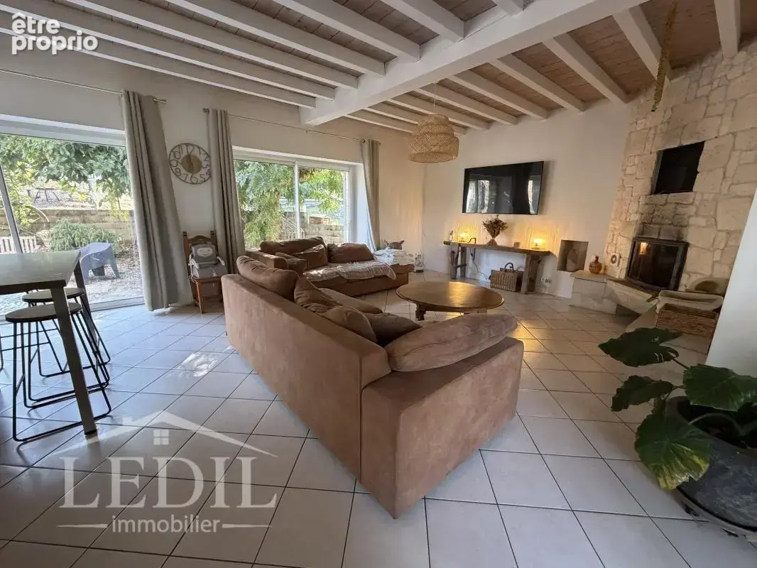 Propriété de campagne avec dépendances et terrain - photo 5