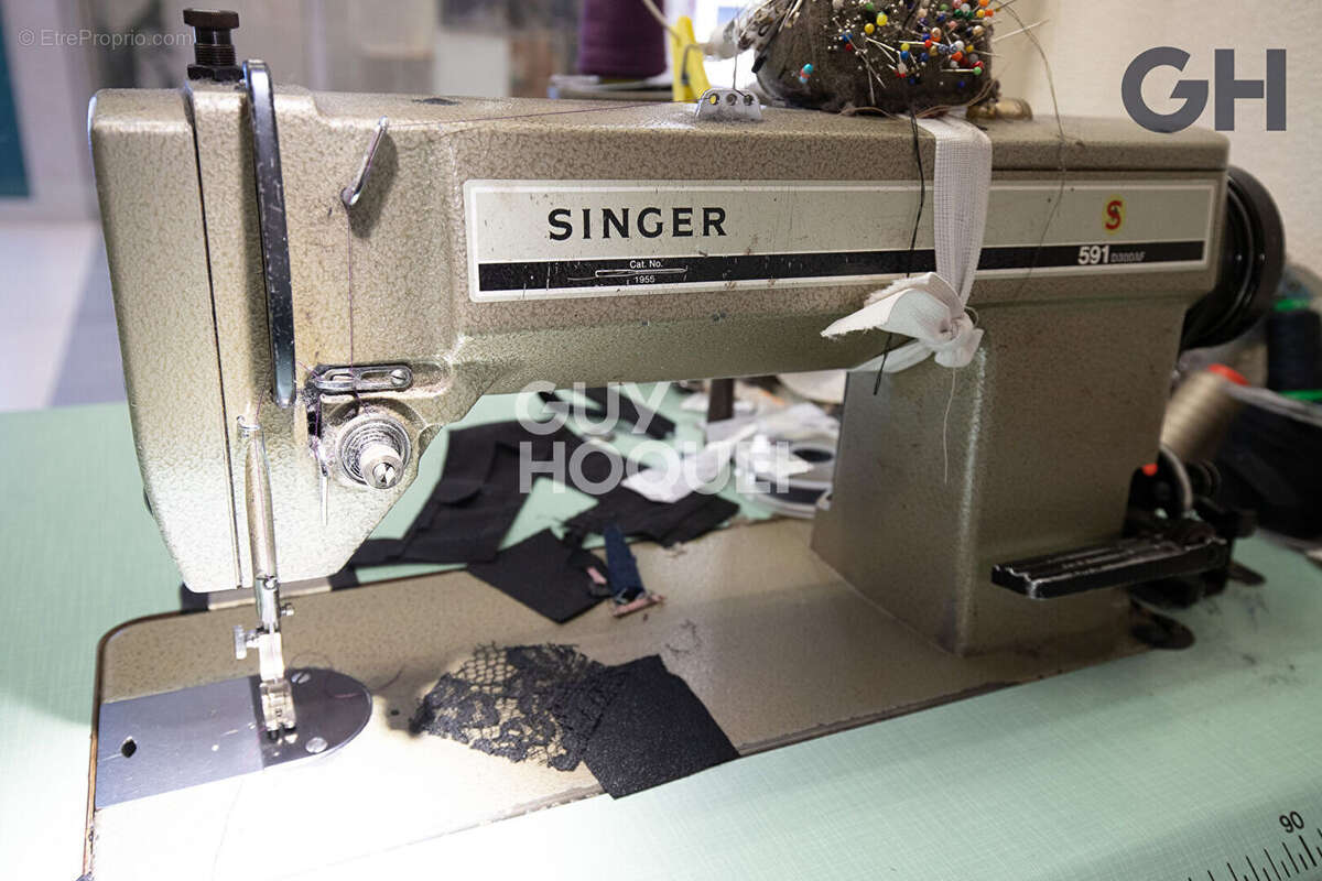 Commerce à SAINT-PIERRE-DU-PERRAY