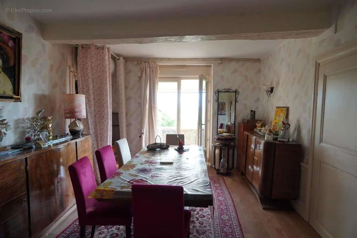 Maison à ALISE-SAINTE-REINE